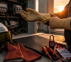 CORSO DI AGGIORNAMENTO PES, PAV, PEI PER ADDETTI AI LAVORI ELETTRICI 